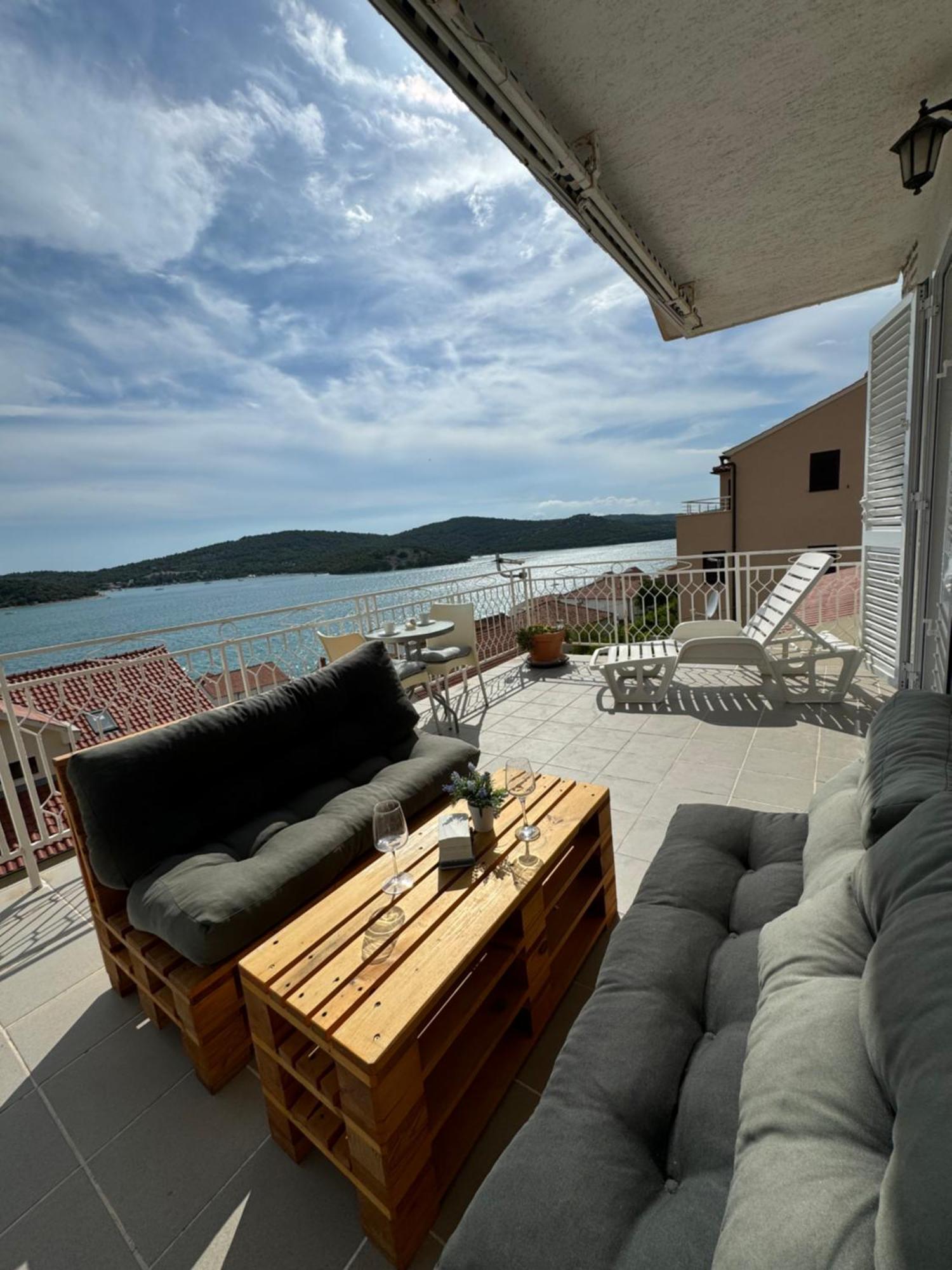 Marina Apartmani Tisno Murter Extérieur photo
